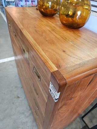 Cómoda de teca acacia