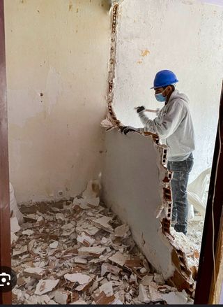 DESESCOMBROS Y DEMOLICIÓN