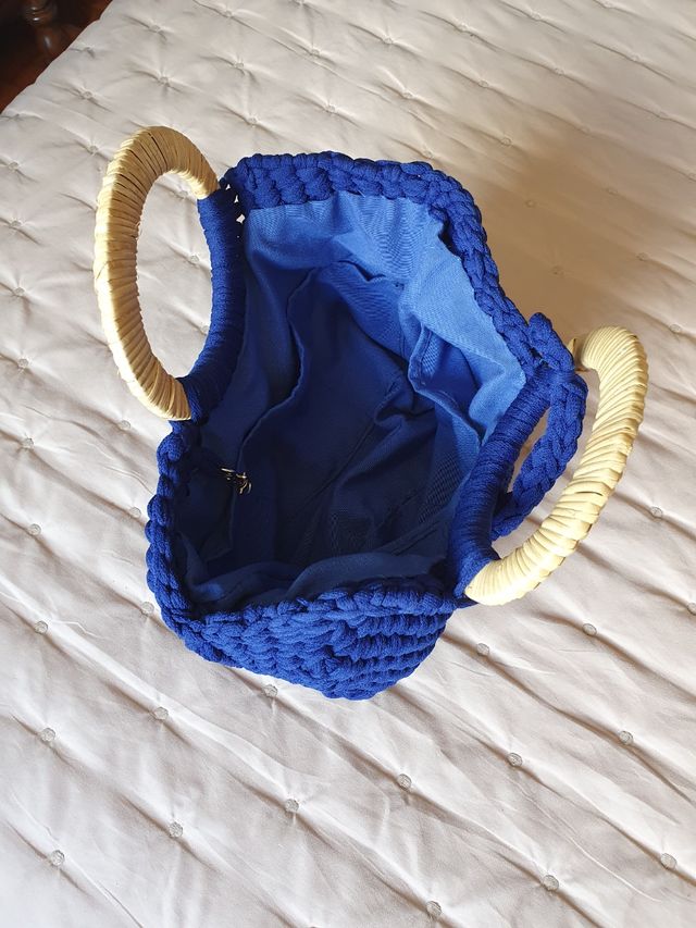 Bolso de trapillo hecho a mano.