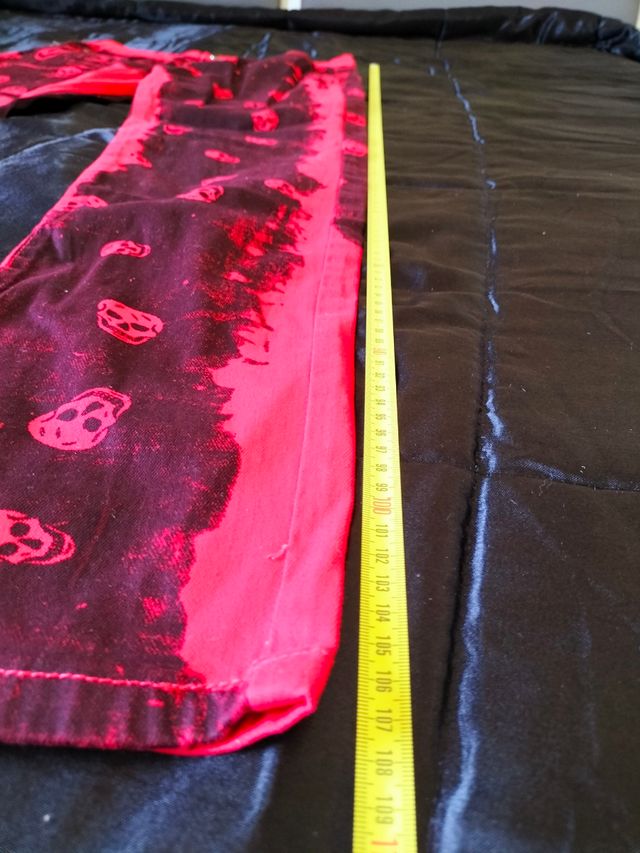 Pantaloni con teschi