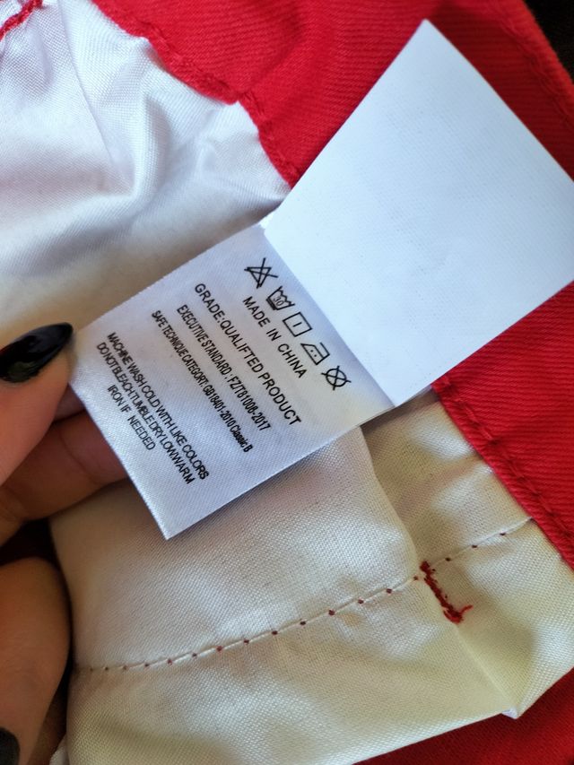 Pantaloni con teschi