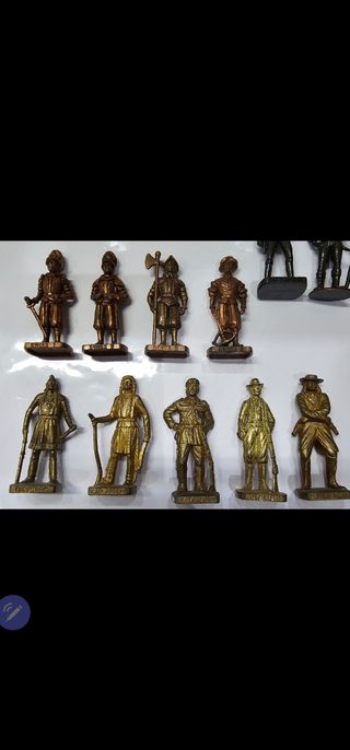 Soldatini kinder Lotto 16 Pezzi misti alcuni rari