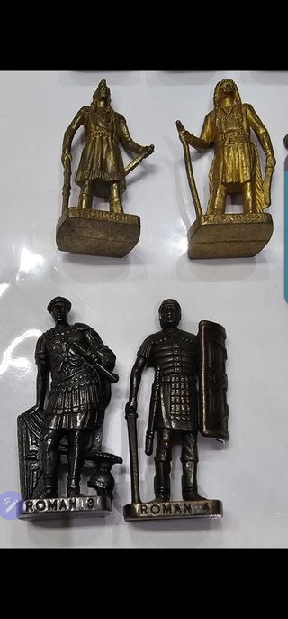 Soldatini kinder Lotto 16 Pezzi misti alcuni rari