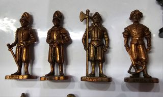 Soldatini kinder Lotto 16 Pezzi misti alcuni rari