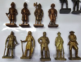 Soldatini kinder Lotto 16 Pezzi misti alcuni rari