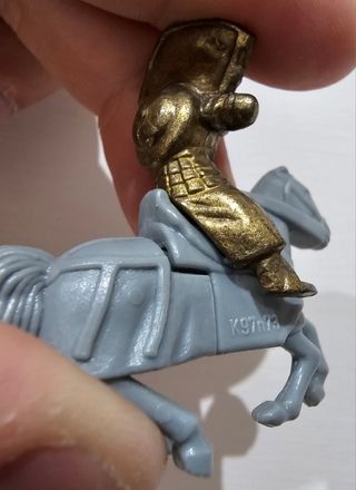 Soldatini kinder Sorpresa, 2 Cavalieri a cavallo.