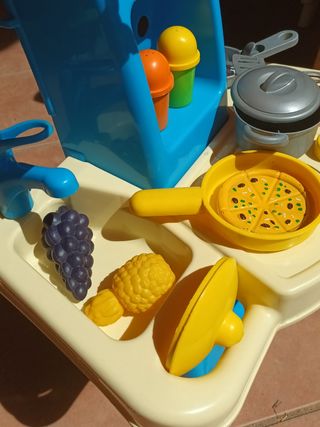 Cocina de juguete. Juego para niños