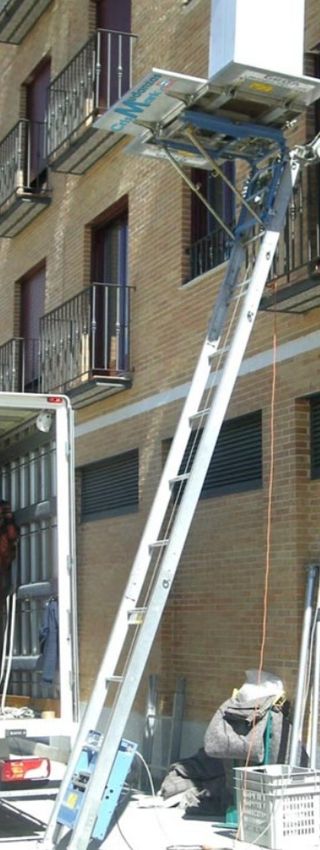 servicio de grua para muebles, escombros, et