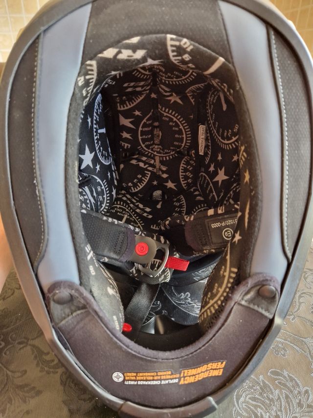 Casco Scorpion exo visera estropeada