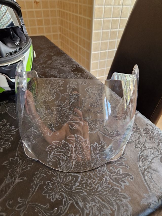 Casco Scorpion exo visera estropeada