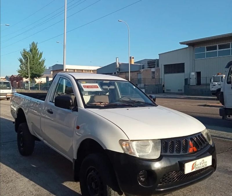MITSUBISHI L200 Año 2010 - foto 1