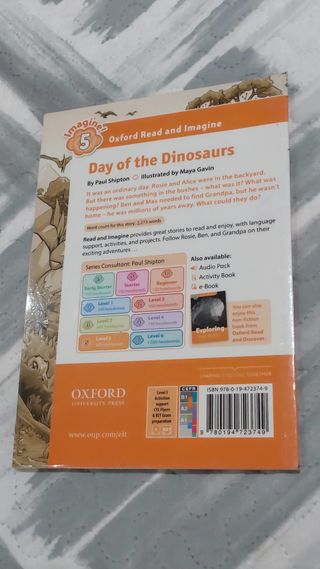 Libro de inglés: DAY OF THE DINOSAURS
