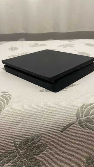 Play Station 4 slim de 500 gb + un mando