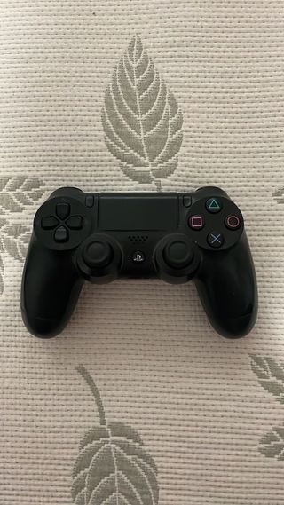 Play Station 4 slim de 500 gb + un mando
