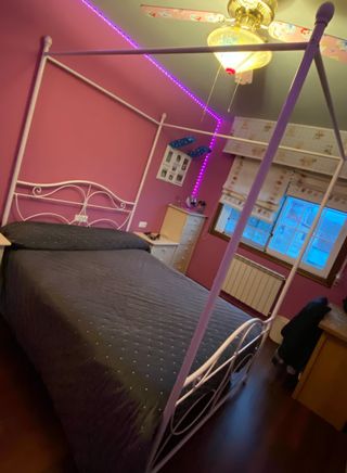 Cama de forja con dosel