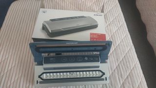 Máquina de envasar embutidos de color