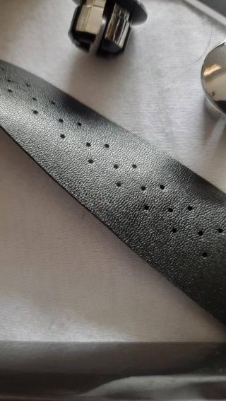 CINTA MANILLAR CARRETERA TEXTURA CUERO