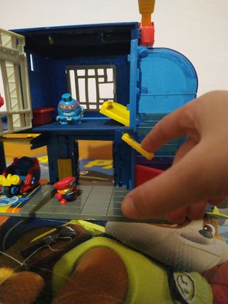 Comisaria de policía de los Superzings