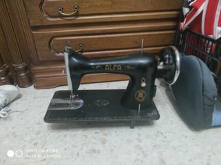 Maquina de coser antigua