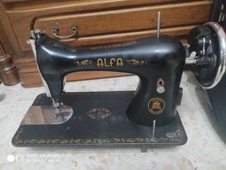 Maquina de coser antigua