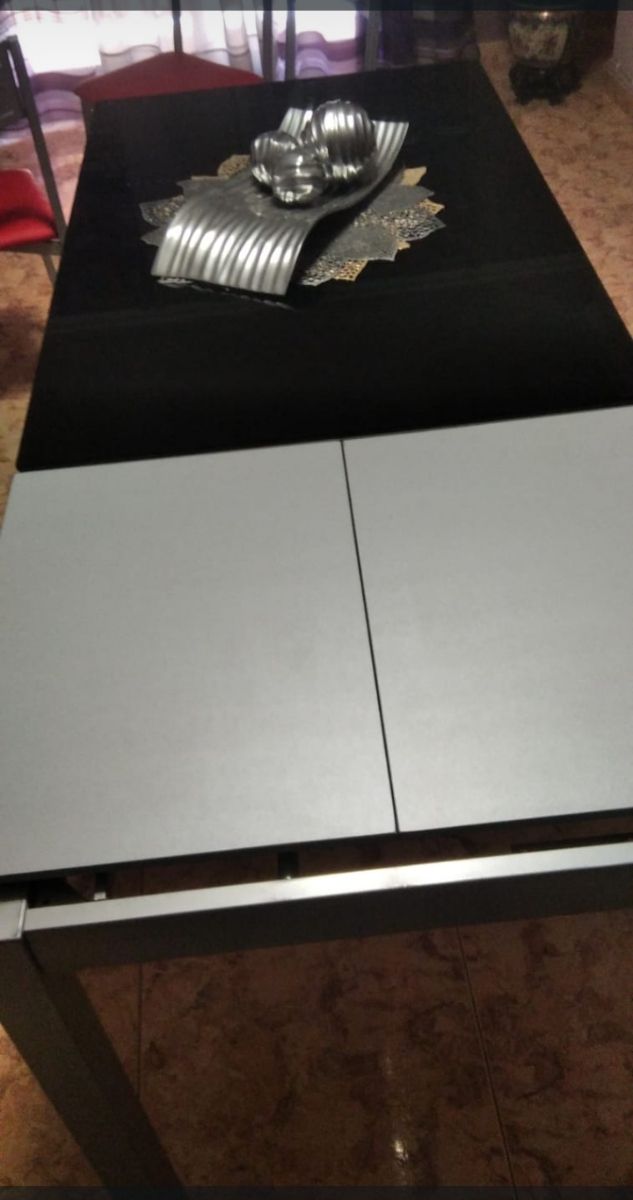 Mesa extensible cristal negro, venta en persona