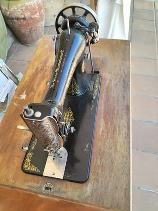 Maquina coser antigua