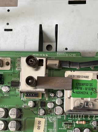 Vendo Placa Sintonizadora para TV LG 37LC2D - SC