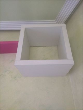 Cubo estantería blanca 1 UD.