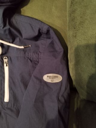 Chubasquero azul marino only&son