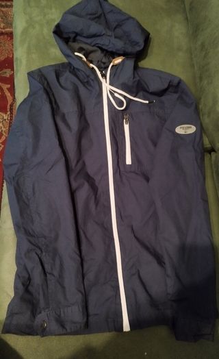 Chubasquero azul marino only&son