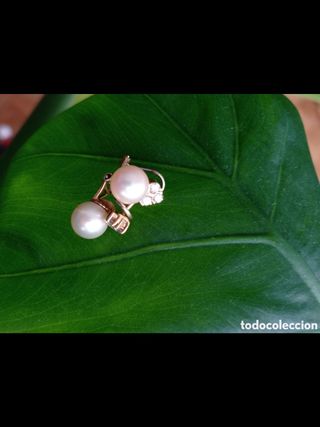 Pendientes de oro, brillantes y perlas japonesas