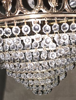 LAMPARA EN BRONCE DE CRISTALES O LÁGRIMAS