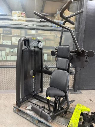 TECHNOGYM Vertical Traction SELECTION