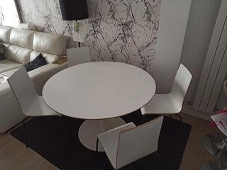 Mesa y sillas comedor/cocina (Aguilar de Campoo)