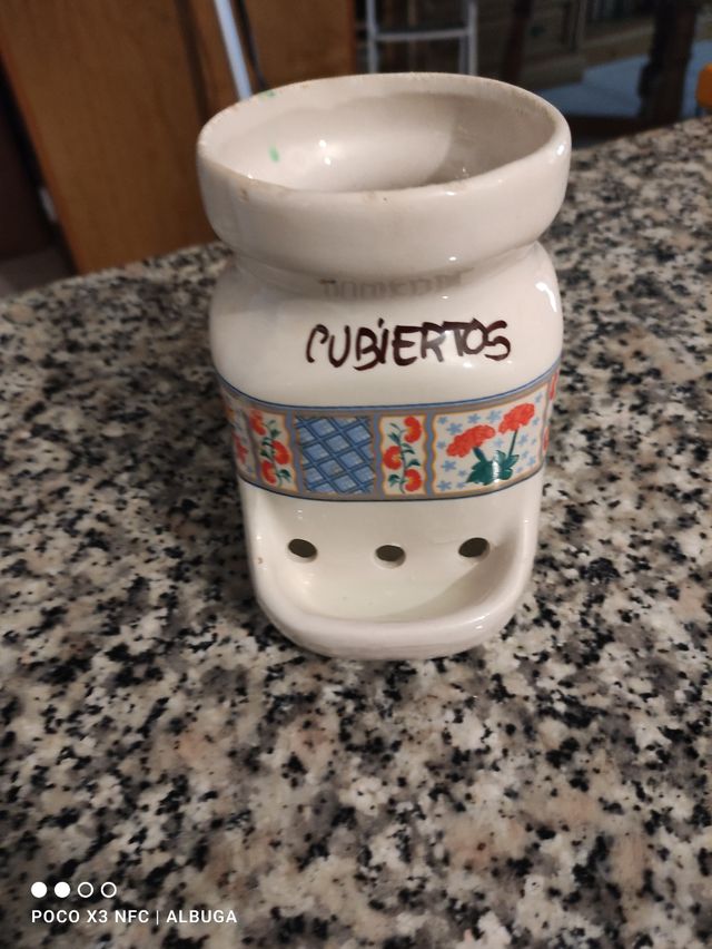 Lote de 2 tarros de cocina por 6 euros.