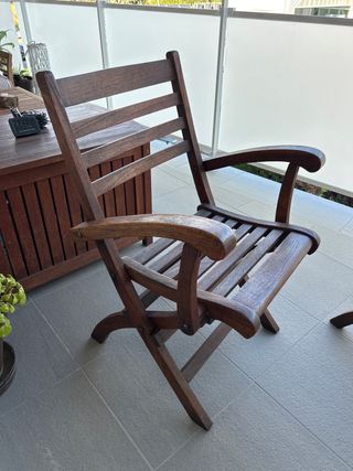 Conjunto mesa y sillas de Teca