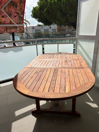 Conjunto mesa y sillas de Teca