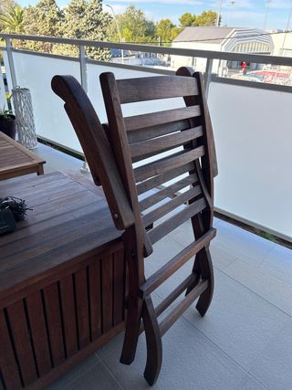 Conjunto mesa y sillas de Teca