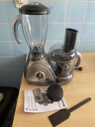 Licuadora universal con batidora y centrífuga