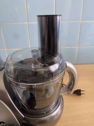 Licuadora universal con batidora y centrífuga