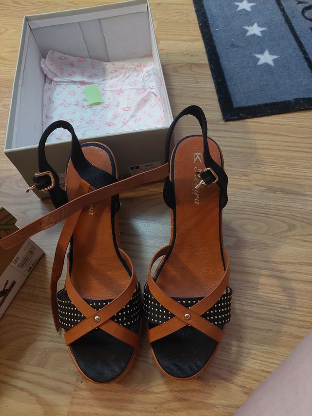 Sandalias cuña yute negro marrón