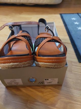 Sandalias cuña yute negro marrón