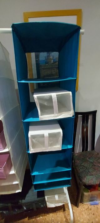 Burro de ikea y  accesorios para guardar cosas