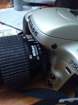 Nikon F50, funda y objetivo 35-80mm