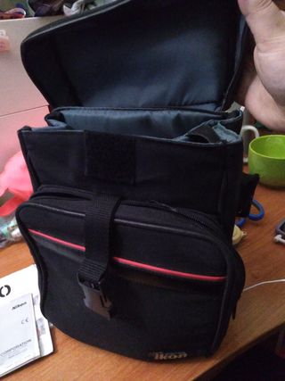 Nikon F50, funda y objetivo 35-80mm