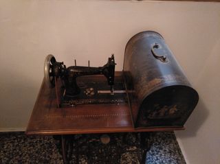 Maquina de coser antigua