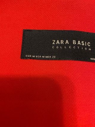 chaqueta roja zara