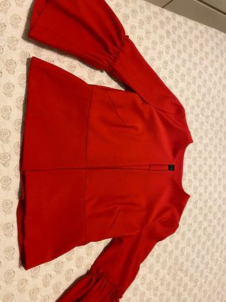chaqueta roja zara
