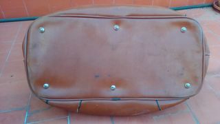 bolso maleta muy vintage para decoración