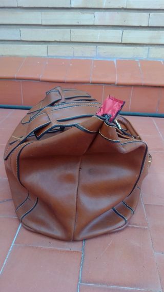 bolso maleta muy vintage para decoración